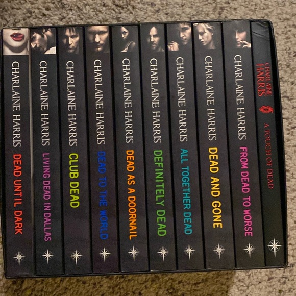 Sookie Stackhouse Novels (Trueblood) by Charlaine Harris - Picture 1 of 7